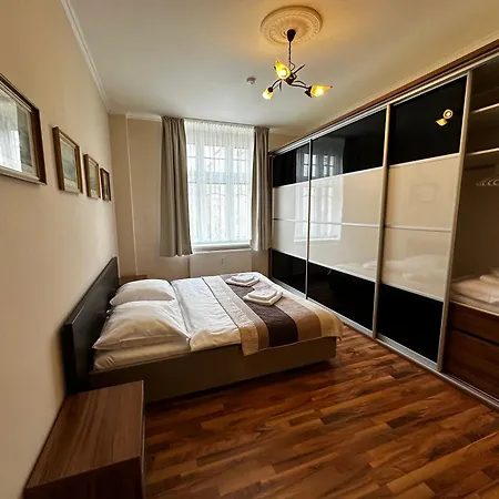 Apartment Karla Capka Street Karlovy Vary Exterior photo