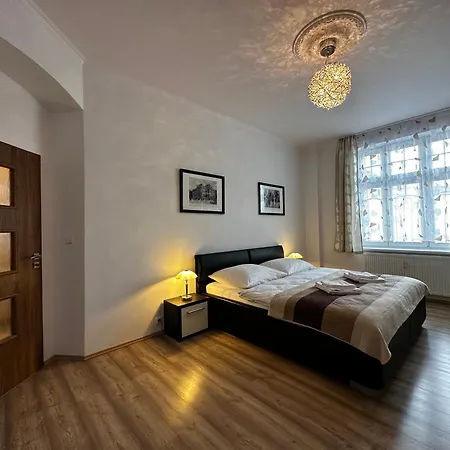 Apartment Karla Capka Street Karlovy Vary Exterior photo