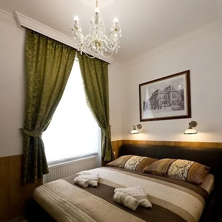 Apartment Karla Capka Street Karlovy Vary Exterior photo
