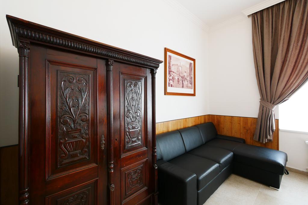 Apartment Karla Capka Street *